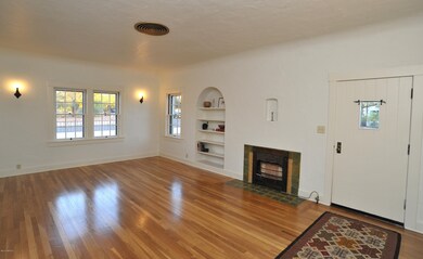 Living room 2