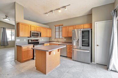 8884 S Desert Valley Way, Tucson, AZ 85747 - photo 5