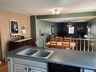 Kitchen to Family Rm