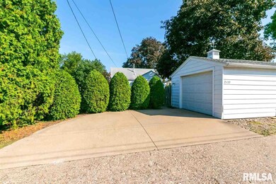 2133 W High St, Davenport, IA 52804 - photo 6