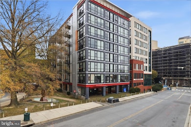 Octave 1320 unit 805, Silver Spring, MD 20910 - photo 3