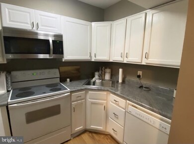 25 W Jonathan Ct, Kennett Square, PA 19348 - photo 6