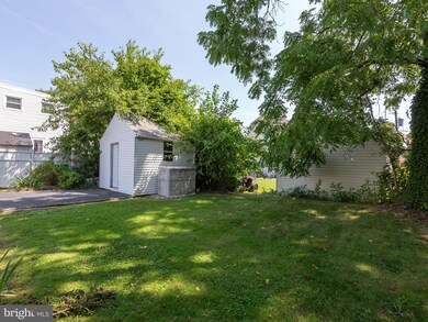 244 Kossuth Ave, Folsom, PA 19033 - photo 3