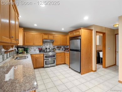 48233 Lamplighter Trail, Macomb, MI 48044 - photo 7