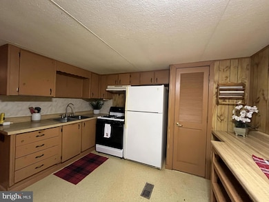 512 Brosius Hill Rd, Mount Pleasant Mills, PA 17853 - photo 5