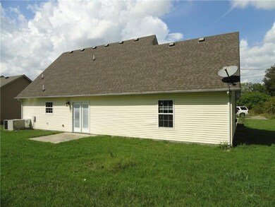 308 Winners Cir, Shelbyville, TN 37160 - photo 3