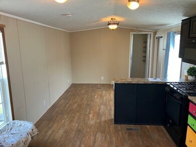 557 SW Cutoff unit 100, Auburn, MA 01501 - photo 6