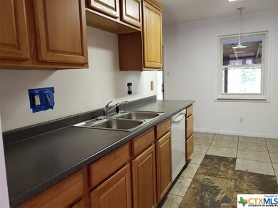 518 Creek St, Copperas Cove, TX 76522 - photo 4