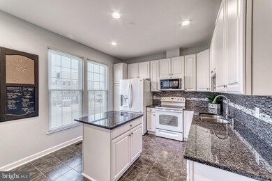 20967 Martingale Square, Sterling, VA 20165 - photo 5