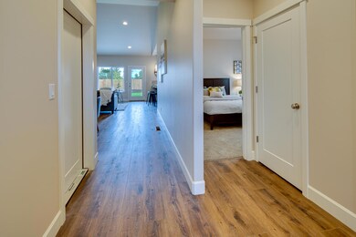 4854 SW Zenith Ave, Redmond, OR 97756 - photo 4