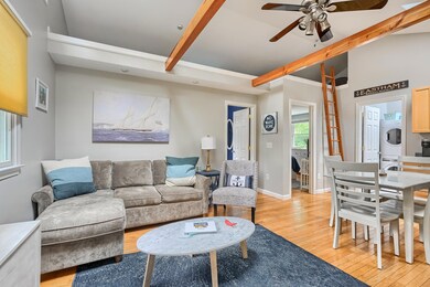 01_Living_Room_IMG_8305