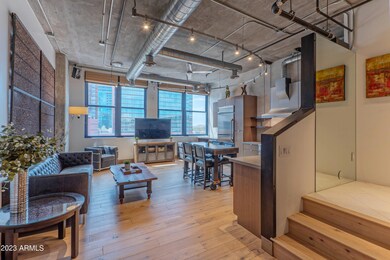 21 E 6th-007-018-Living-MLS_Size