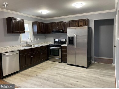 5605 Rollins Ln, Capitol Heights, MD 20743 - photo 4