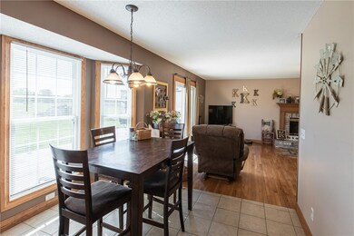 9984 N Country Dr, Effingham, IL 62401 - photo 5