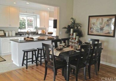 Ample Seating w/Breakfast Bar, Kitchen Nook, and D