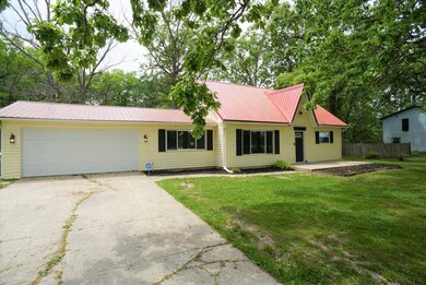 11102 Marion Center Rd, Fort Wayne, IN 46816 - photo 2