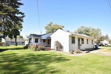 202 W Cook St, Boswell, IN 47921 - photo 4