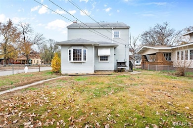 300 Sotier Place, Wood River, IL 62095 - photo 3