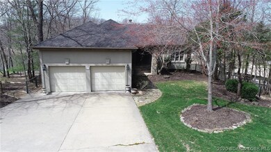 Level Driveway-lots of parking