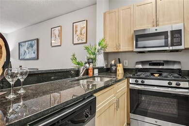 2103 Asbury Square unit 3-339, Atlanta, GA 30346 - photo 3