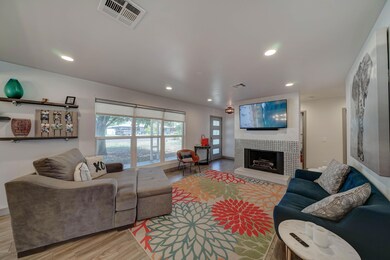 1023 E Tuckey Ln-5