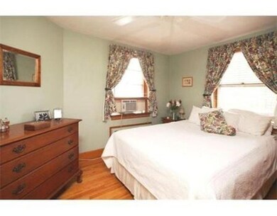 116 Floral St unit 4, Newton Highlands, MA 02461 - photo 5