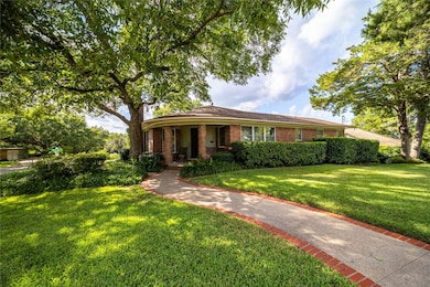 903 Bison Trail, Dallas, TX 75208 - photo 3