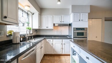 1102 S Doran-9