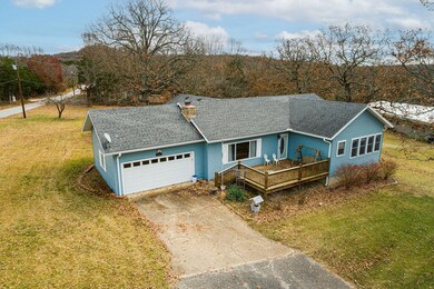 804SchodackRdLampeMo