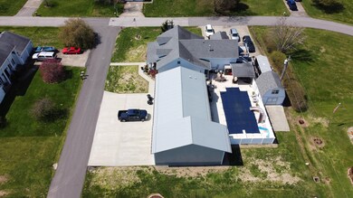 1657 Gainesway Dr, Worthington, KY 41183 - photo 4