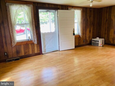 24707 Oaks Ave, Cascade, MD 21719 - photo 5