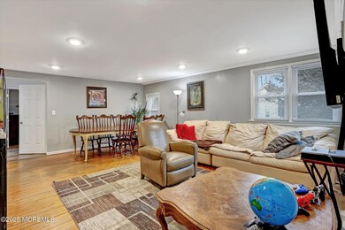 06-Living Room