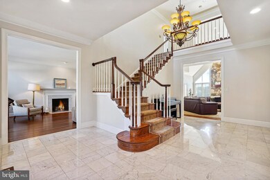 8611 Split Oak Cir, Bethesda, MD 20817 - photo 5