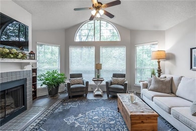 509 Cypress Pointe St, Alpharetta, GA 30022 - photo 2