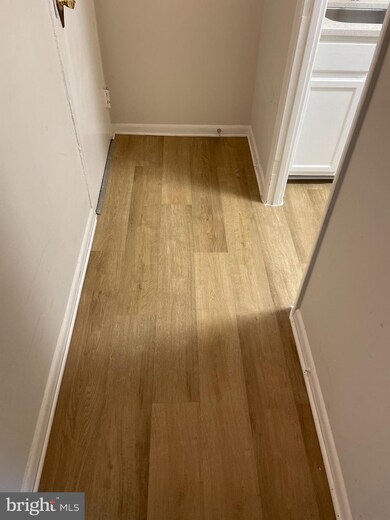 3790 Lyndhurst Dr unit 203, Fairfax, VA 22031 - photo 3