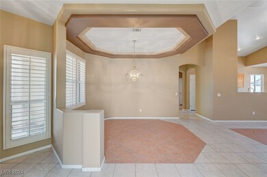 Two-tone paint in beaultiful dining area