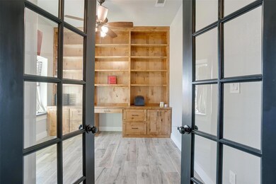 112 Maverick Ct, Granbury, TX 76049 - photo 5