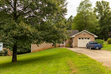 891 Turner Ashby Rd, Martinsville, VA 24112 - photo 2