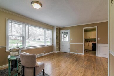 Great view to show proximity of kitchen