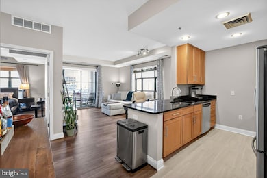 The Henry unit 125, Alexandria, VA 22314 - photo 2