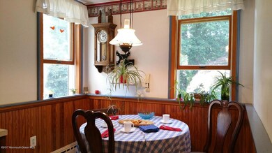 Eat in Kitchen Breakfast Area