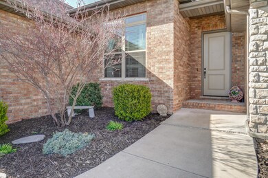 851 E Roubidoux St-3