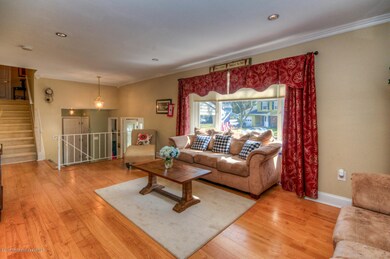 1 Cape Ct Howell NJ 07731 USA-large-015-