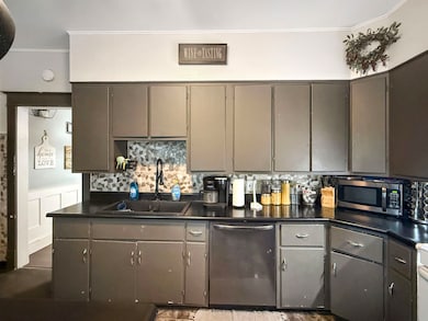 328 Broadway St, Berlin, WI 54923 - photo 3