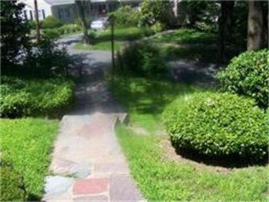 150 Laurel Dr, Needham, MA 02492 - photo 4