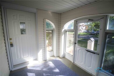 3627 Torrance Dr, Toledo, OH 43612 - photo 2