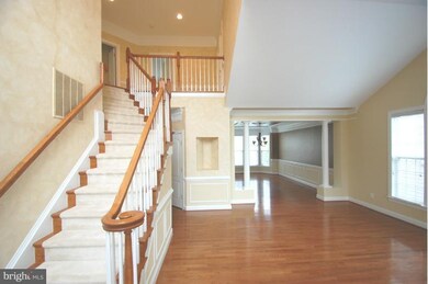 22123 Whisperhill Ct, Broadlands, VA 20148 - photo 4