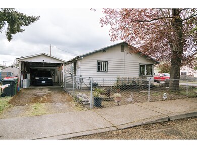 2731 E St, Hubbard, OR 97032 - photo 3