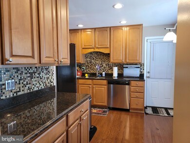 13308 Cleveland Ln, Fort Washington, MD 20744 - photo 5