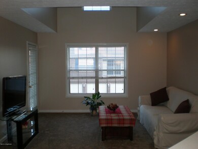 8482 Grand Trevi Dr unit 3001, Louisville, KY 40228 - photo 3